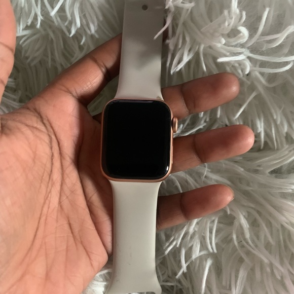 Apple Watch Series SE